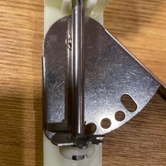 丸型のアイスクリームを作る器具（アイスクリームディッシャー）の画像