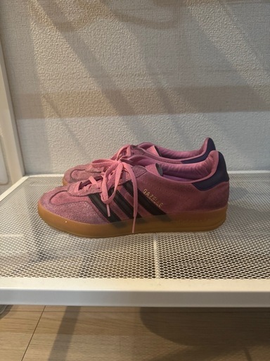靴/バッグ adidas gazelle 24cm