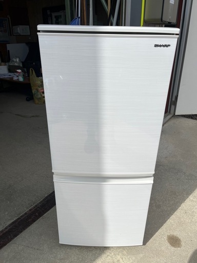 ＳＨＡＲＰ　冷凍冷蔵庫　１３７Ｌ　２ドア　つけかえどっちもドア　ホワイト　２０１９年製　耐熱トップテーブル　ＬＥＤ　ＳＪ－Ｄ１４Ｆ