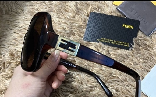 FENDI ブラウンラウンド型サングラス　Fモチーフ　デカサングラス