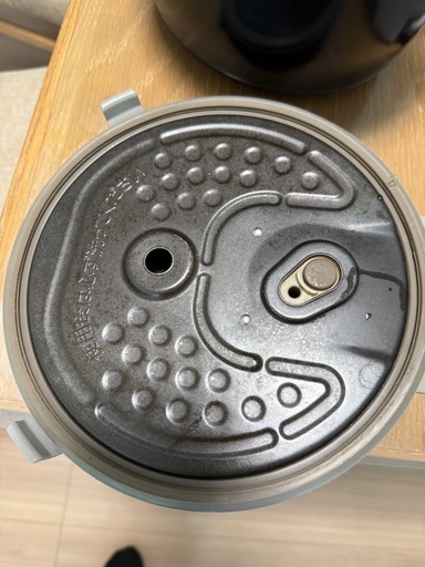 三菱　5.5合 炊飯器 NJ-KSE106-W 18年