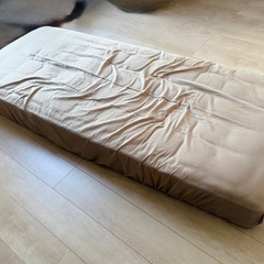 【商談中】幅70cmマットレス（スモールシングル）省スペースに◎ シーツ付きの画像