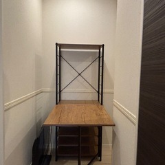テーブル、棚の画像