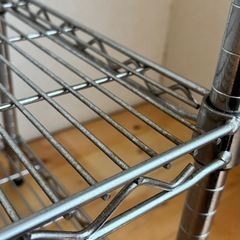 お譲り先決まりました！ハンガーラック付きスチールラックの画像