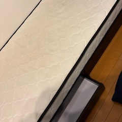 シングルベッド(照明&収納付き)の画像