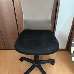 キャスター付椅子の画像