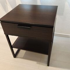 IKEA　イケア　ベッドサイドテーブルの画像