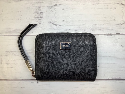 TOD'S コンパクトレザーウォレット