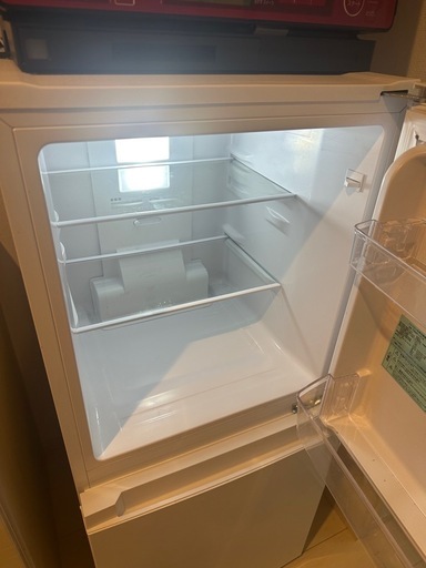 ノンフロン冷凍冷蔵庫 2025年製 121L 半年程使用/Non-CFC refrigerator (121L, 2025)