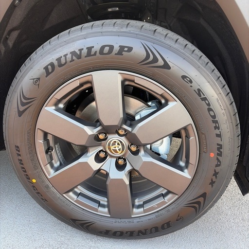 RAV4 60型　新車取り外し純正タイヤ 　235/60R18
