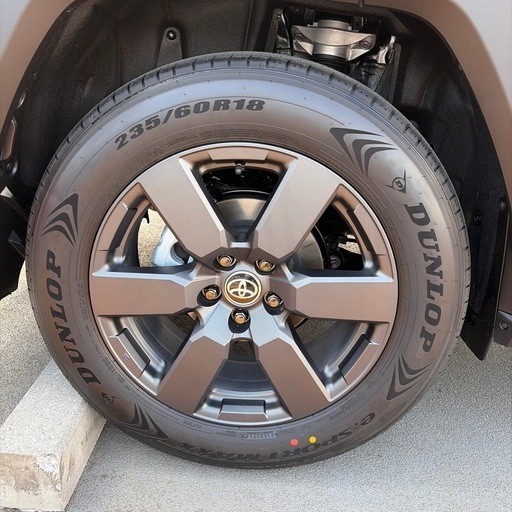 RAV4 60型　新車取り外し純正タイヤ 　235/60R18