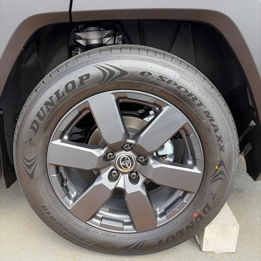RAV4 60型　新車取り外し純正タイヤ 　235/60R18