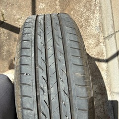 30プリウス  タイヤの画像