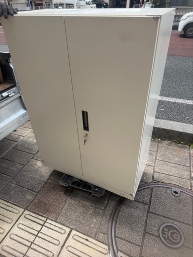 配達可能　2台　キャビネット　鍵付き