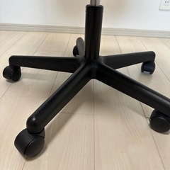デスク用チェア　（高さ調整、キャスター付き）の画像