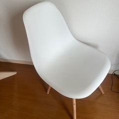 【0円】イームズ風チェア ネジ欠品 修理・DIYできる方向け の画像