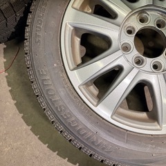 14インチ 4穴    スタッドレス ブリヂストン  4本セットの画像