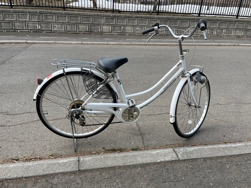 B820★5800円★ 整備済み　中古自転車 ママチャリ　ホワイト　比較的綺麗です【26インチ 】 白ママチャリ (よしおか) 太平の自転車の中古あげます・譲ります