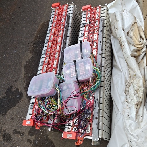 ZE0 日産リーフ リチウムイオンバッテリー セル【右】56枚セット プレート付き 蓄電池 DIY ポータブル電源【値下げしました】