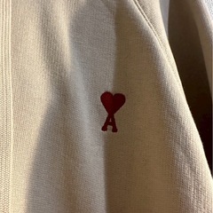 AMI PARIS フーディー ベージュの画像
