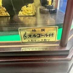 五月人形 美品☆兜飾り 伊達政宗公　ガラスケース入り オルゴール付き　箱付きの画像