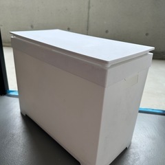 収納ボックスの画像