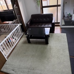 ソファ・テーブル・カーペットセット（傷・汚れあり） の画像