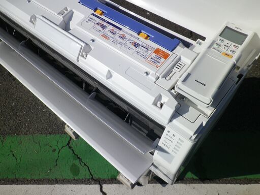 FUJITSU/富士通　6～8畳用エアコンお掃除機能付き　 nocria（ノクリア） 　AS-R22J-W　２０１9年