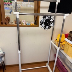 ハンガーラックの画像
