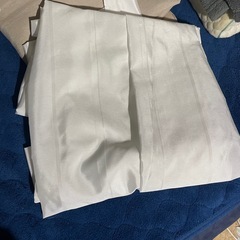 カーテンの画像