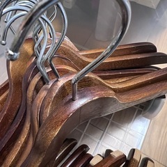 【お取引中】ブラウン木製ハンガー 42センチ 40本の画像