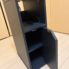 アイリスオーヤマ　ナイトテーブル扉付き　コンセント付き　美品　5500円→1000円の画像
