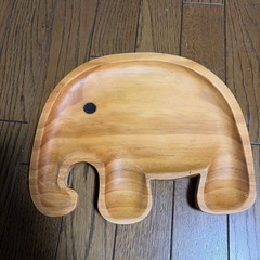 木のプレートの画像