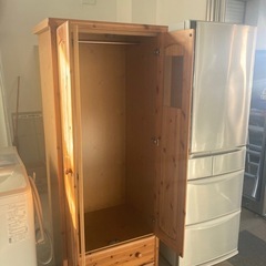 洋服掛け　タンス　木目の画像