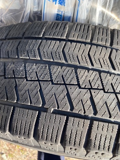 タイヤ205-65R16　