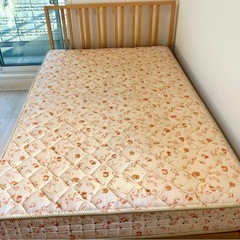 セミダブルベッドの画像