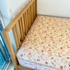 セミダブルベッドの画像