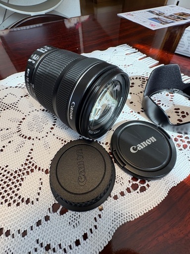 Canon EF-S 18-135mm 1:3.5-5.6isSTMレンズ