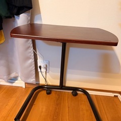 キャスターテーブル美品の画像