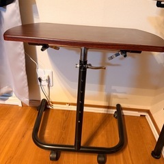 キャスターテーブル美品の画像