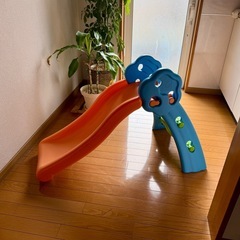 すべり台の画像