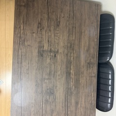 テーブルと椅子セットの画像