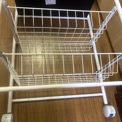 ニトリ　　スチールラック　美品　美容エステの画像