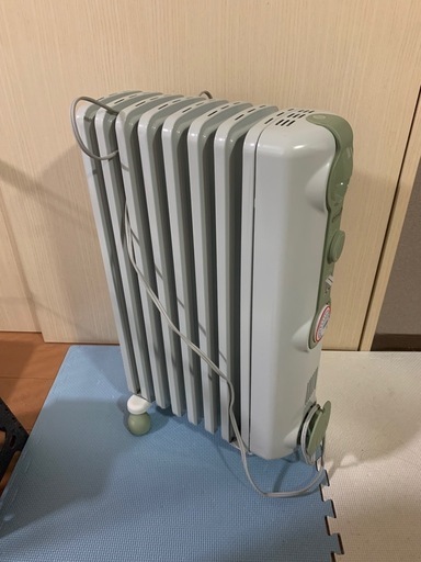 【美品】デロンギオイルヒーターJRO812-GR