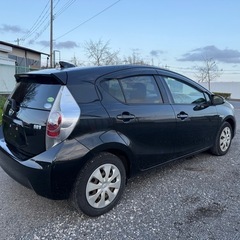 平成25年 トヨタ アクア Sグレード 黒 93,285km 燃費良好の画像