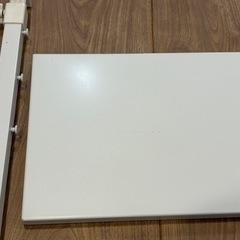 マグネットがくっつく つっぱりキッチンパネルの画像