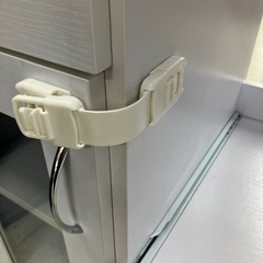 坂2603-1222 ミニキッチンカウンター ホワイト キッズガード付き キャスター難あり キズ汚れ有りの画像