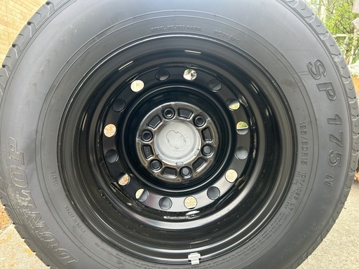 新品未使用　ハイエース  タイヤ