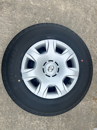 新品未使用　ハイエース  タイヤ