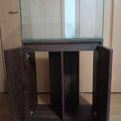水槽と水槽台ほかの画像